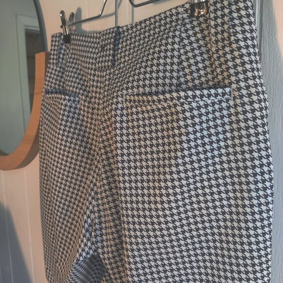 Nike Womens Golf Short with Fit Dry Technology Fabric Size 10 - Picture 2 of 7